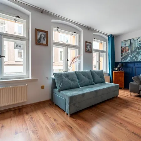 Apartament Cinema - Przy Deptaku, Ze Zwierzetami - By Spaceapart Jelenia Gora